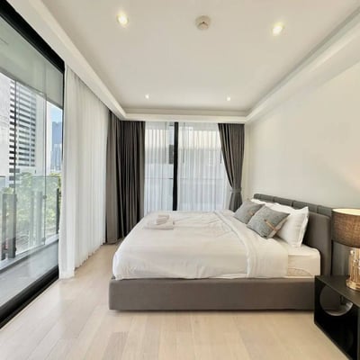 Location d'appartement spacieux et lumineux de 2 chambres dans le district de Khlong Toei, Bangkok, Thaïlande