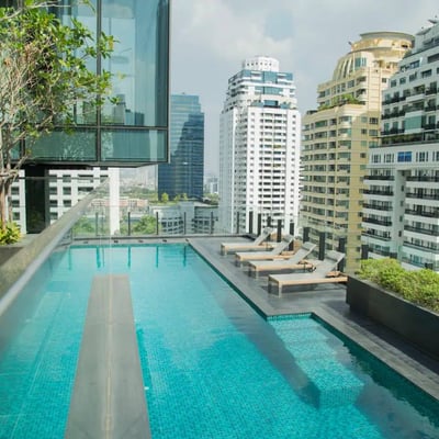Location d'appartement spacieux et lumineux de 2 chambres dans le district de Khlong Toei, Bangkok, Thaïlande