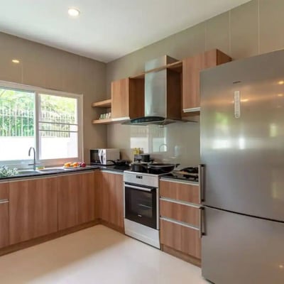 Location de maison élégante et spacieuse de 4 chambres dans le district de Khlong Toei, Bangkok, Thaïlande