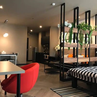 Location de studio meublé dans le district de Bang Rak, Bangkok, Thaïlande