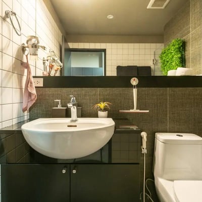 Möbliertes Studio-Apartment im Stadtteil Bang Rak zu vermieten, Bangkok, Thailand