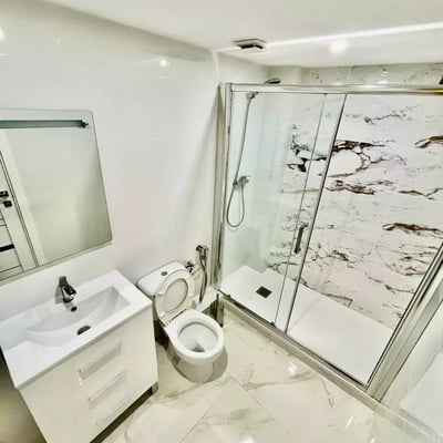 Alquiler a Largo Plazo en Alicante – Piso de 1 Habitación, 40m², 1000€/mes, Todo Incluido