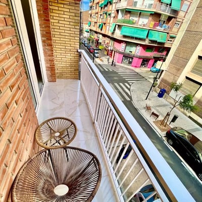 Alquiler a Largo Plazo en Alicante – Piso de 1 Habitación, 40m², 1000€/mes, Todo Incluido