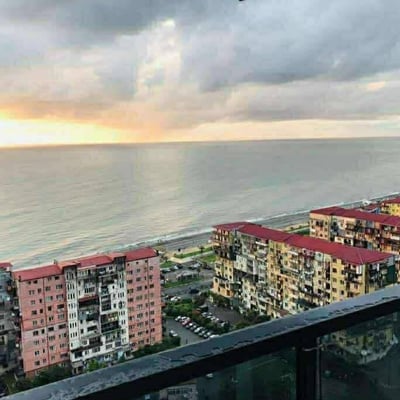 Apartamento luminoso de 60 m² con vista al mar en alquiler en Batumi, Georgia