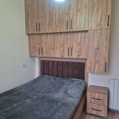 Apartamento luminoso de 65 m² con renovación reciente en alquiler a largo plazo en Batumi, Georgia