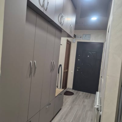 Apartamento luminoso de 65 m² con renovación reciente en alquiler a largo plazo en Batumi, Georgia