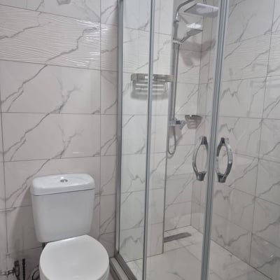 Appartement lumineux de 65 m² avec rénovation récente à louer à long terme à Batumi, Géorgie
