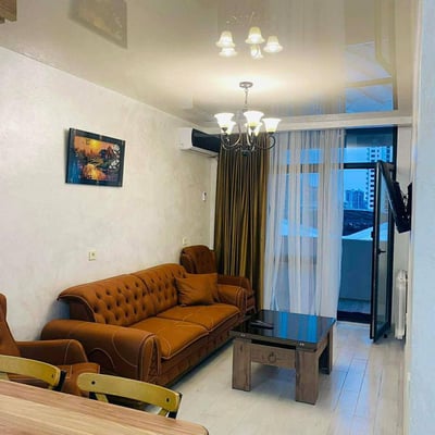 Apartamento luminoso y amueblado de 55 m² en alquiler en Batumi, Georgia