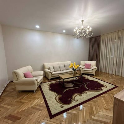 Appartement spacieux et meublé de 100 m² à louer à Batumi, Géorgie