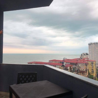 Apartamento acogedor de 60 m² con vista al mar en alquiler en Batumi, Georgia