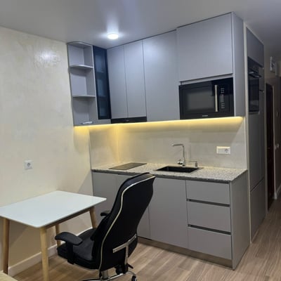 Studio neuf meublé de 47 m² avec terrasse, Rainbow, Batumi, Géorgie