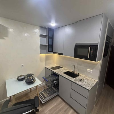 Neues möbliertes Studio 47 m² mit Terrasse in Rainbow zur Miete, Batumi, Georgien