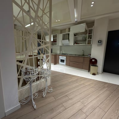 Location appartement spacieux meublé, 121 m², Batumi, Géorgie