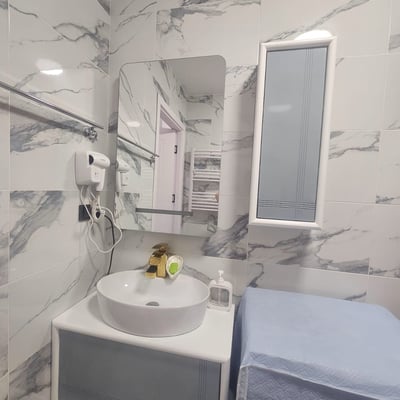 Location appartement confortable meublé avec rénovation moderne, 65 m², Batumi, Géorgie