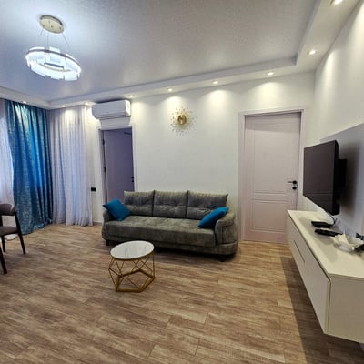 Alquiler de apartamento acogedor amueblado con buena renovación, 65 m², Batumi, Georgia