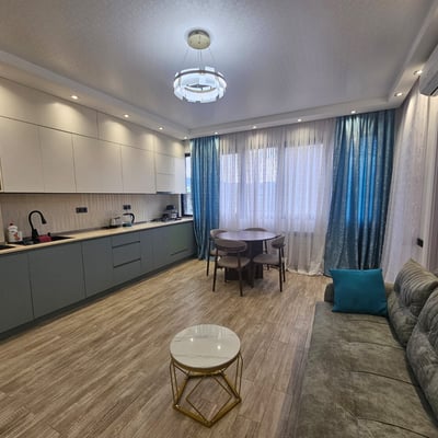 Alquiler de apartamento acogedor amueblado con buena renovación, 65 m², Batumi, Georgia