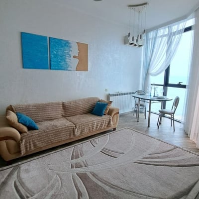 Location appartement confortable, meublé avec vue sur la mer, 50 м², Batumi, Géorgie