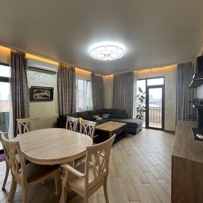 Location appartement lumineux, spacieux, 104 м², Batumi, Géorgie