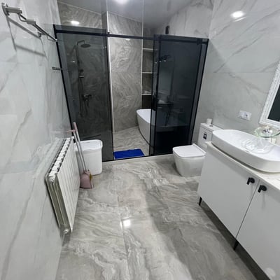 Location appartement spacieux, meublé, 95 м², Batumi, Géorgie