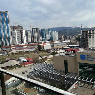 Location appartement spacieux, meublé, 95 м², Batumi, Géorgie