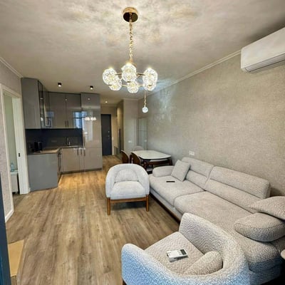 Alquiler de apartamento luminoso, cómodo, 75 m², Batumi, Georgia