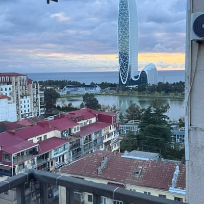 Location appartement lumineux, confortable, 80 м², Batumi, Géorgie