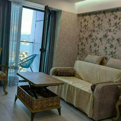 Alquiler de apartamento amueblado con vista al mar y a la montaña, 50 m², Batumi, Georgia