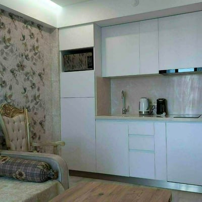 Alquiler de apartamento amueblado con vista al mar y a la montaña, 50 m², Batumi, Georgia