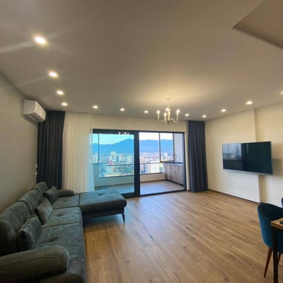 Alquiler de amplio y cómodo apartamento, 95 m², Batumi, Georgia