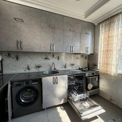 Alquiler de amplio y cómodo apartamento, 82 m², Batumi, Georgia