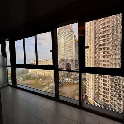 Alquiler de luminoso y moderno apartamento con vista al mar en Alliance Batumi, Batumi, Georgia