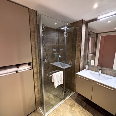 Alquiler de luminoso y moderno apartamento con vista al mar en Alliance Batumi, Batumi, Georgia