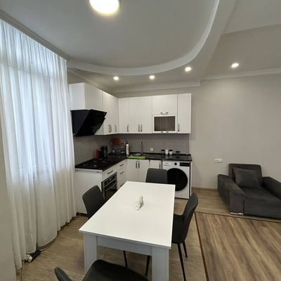 Alquiler de luminoso apartamento amueblado, 67 m², Batumi, Georgia