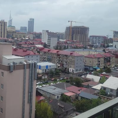 Alquiler de luminoso y amplio apartamento, 90 m², Batumi, Georgia