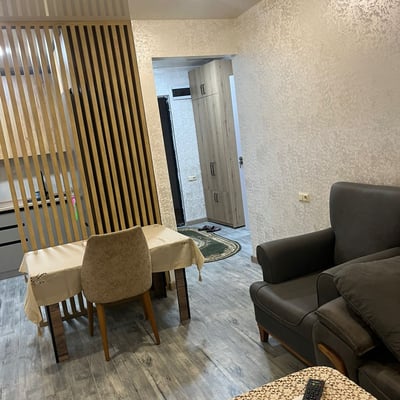 Alquiler de luminoso apartamento con 2 dormitorios, 65 m², Batumi, Georgia