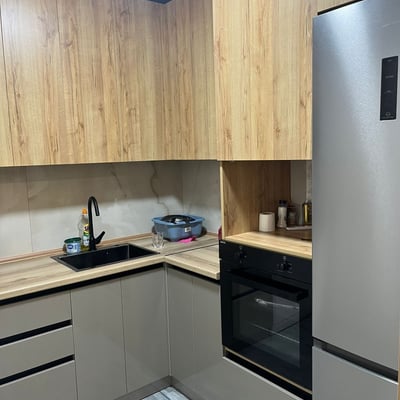 Alquiler de luminoso apartamento con 2 dormitorios, 65 m², Batumi, Georgia