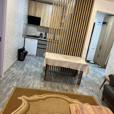 Alquiler de luminoso apartamento con 2 dormitorios, 65 m², Batumi, Georgia