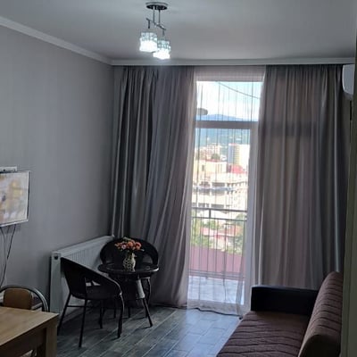 Location d’un appartement confortable et meublé, 45 м², Batouми, Géоргие