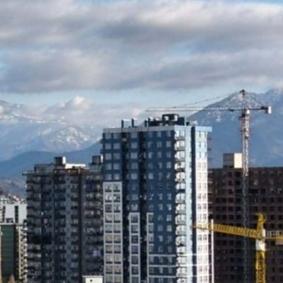 Location d'un studio ensoleillé et spacieux avec vue sur la montagne, 43 m², Batoumi, Géorgie