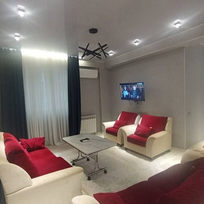 Helle und komfortable 83 m² Wohnung zu vermieten, Batumi, Georgien