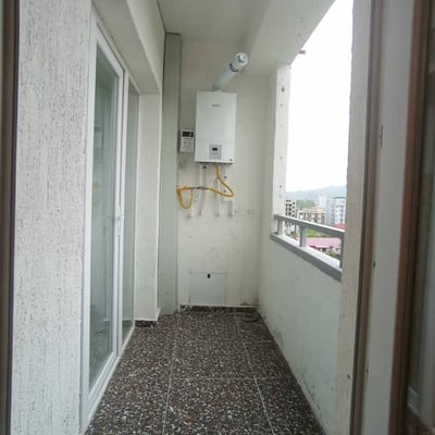 Helle und komfortable 83 m² Wohnung zu vermieten, Batumi, Georgien