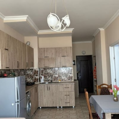 Mieten Sie eine möblierte 42 m² Wohnung in Batumi, Georgien