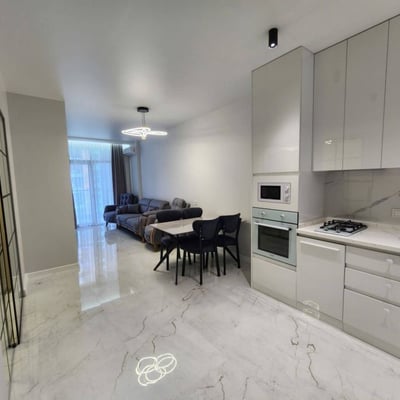 Alquiler de un apartamento moderno y amueblado de 50 m² en Batumi, Georgia
