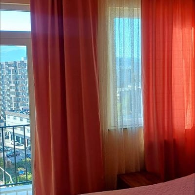 Mieten Sie eine gemütliche, möblierte 70 m² Wohnung in Batumi, Georgien