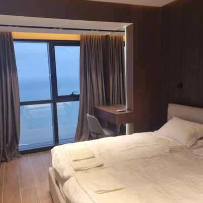 Alquiler de un apartamento amueblado y moderno de 57 m² en Porta Tower, Batumi, Georgia