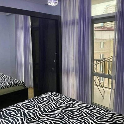 Location d'un appartement lumineux et meublé, 90 m², Batumi, Géorgie