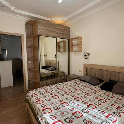 Аренда просторной, меблированной квартиры с двумя светлыми спальнями, 85 м², Батуми, Грузия