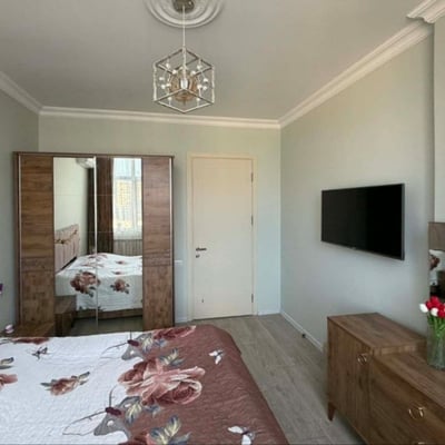 Location d'un appartement spacieux et meublé avec vue sur les montagnes et la ville, 60 m², Batoumi, Géorgie