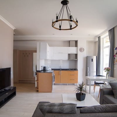 Location d'un appartement cosy et spacieux avec balcon, 90 m², Batoumi, Géorgie