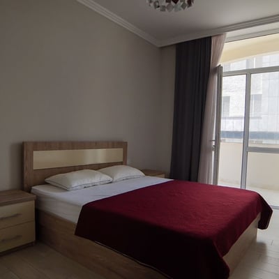 Location d'un appartement cosy et spacieux avec balcon, 90 m², Batoumi, Géorgie